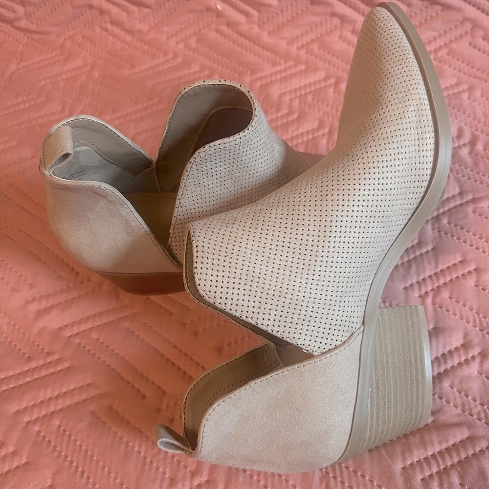 Brand new tan suede-like bootie size 11.
